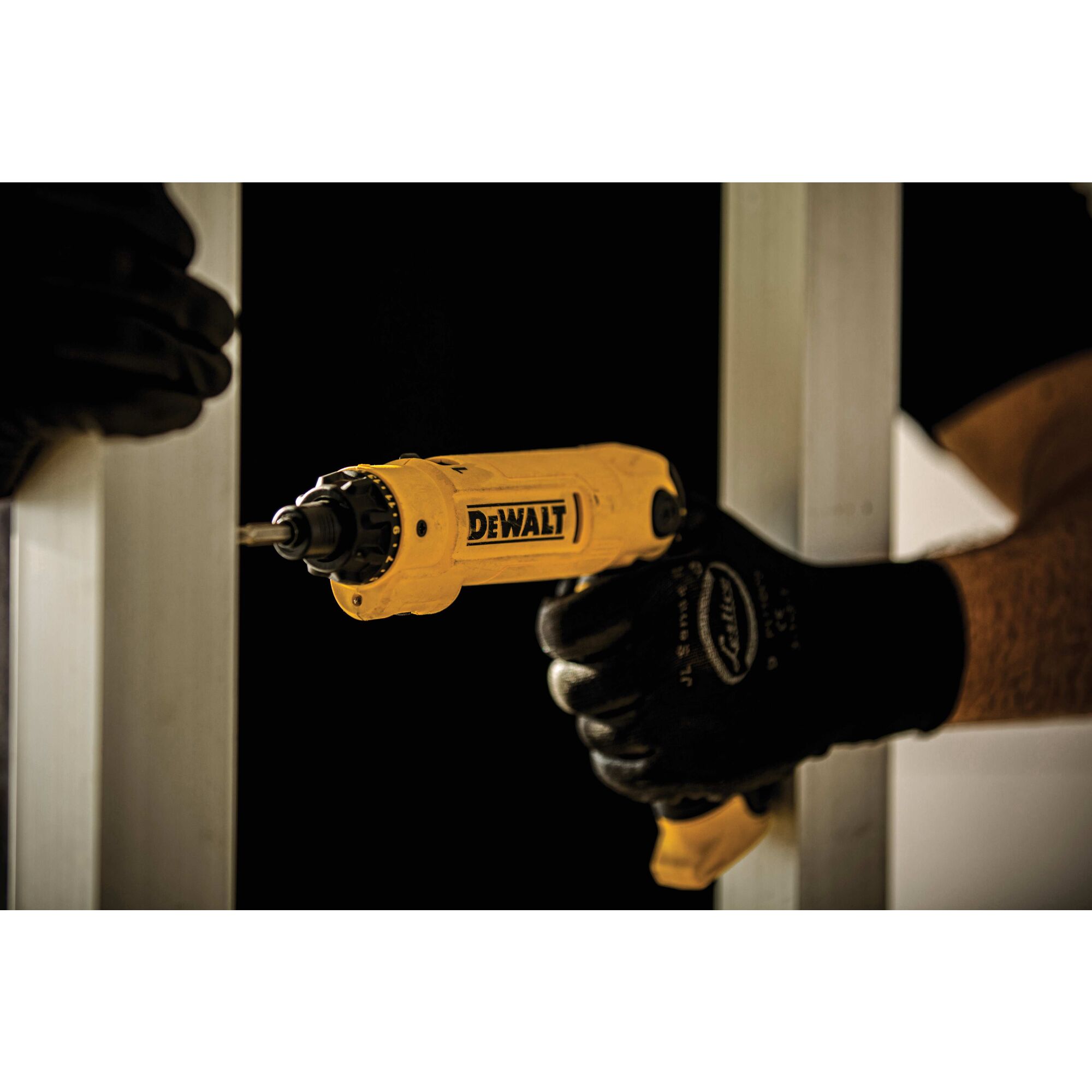 8V MAX Screwdriver