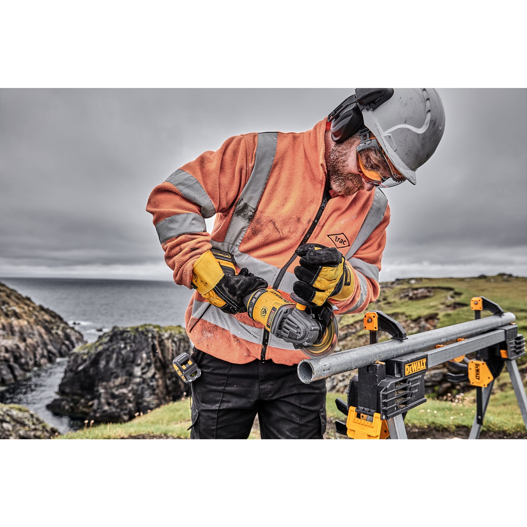 60V MAX FLEXVOLT 5-inch Angle Grinder with Trigger Switch (9Ah Batteries)