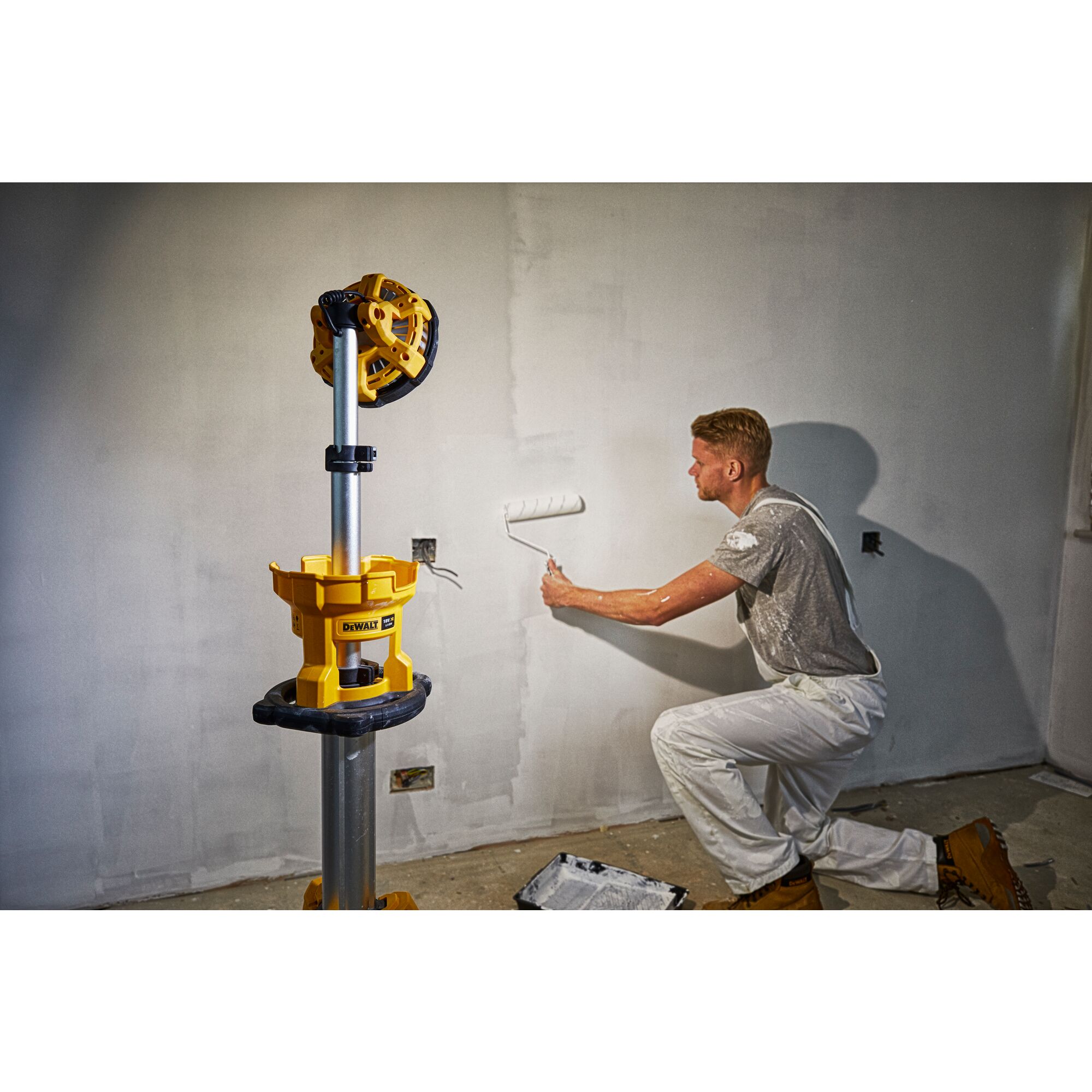 18V 3000 Lumens Cordless Tripod Light (Bare)