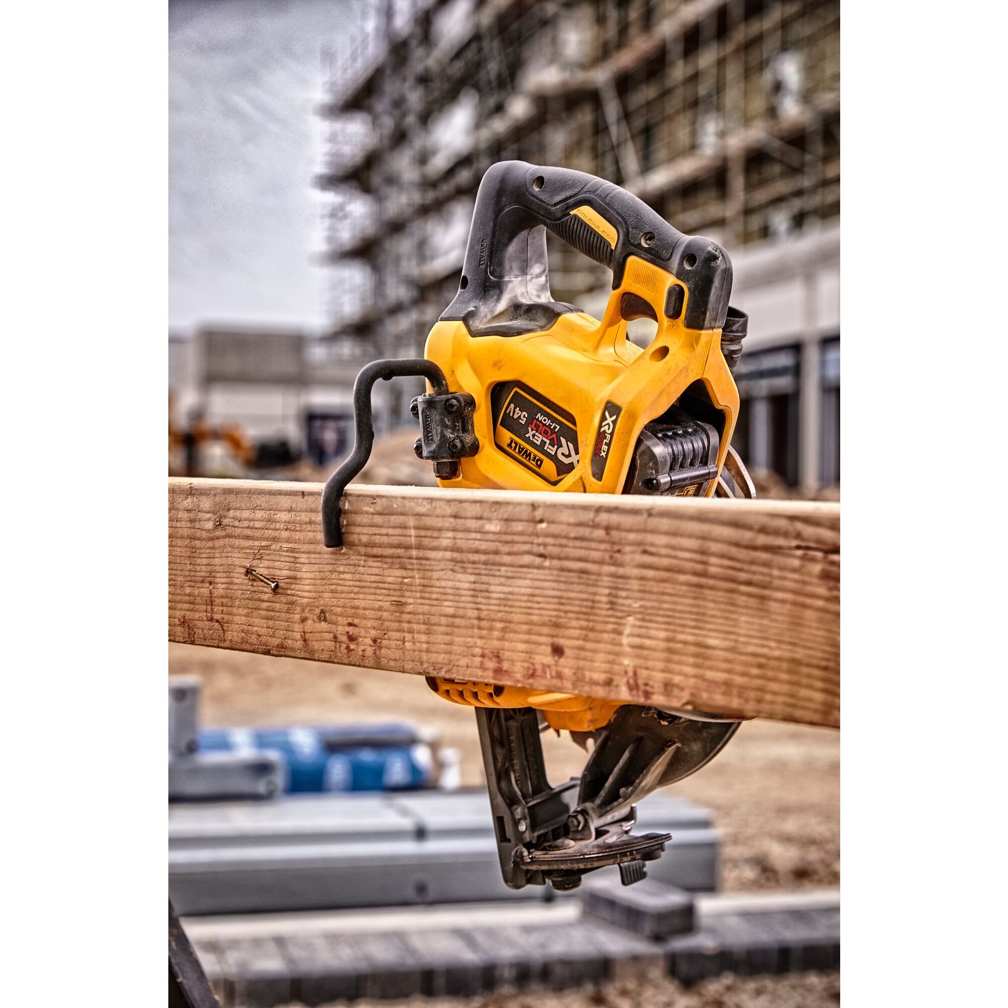 54V XR FLEXVOLT 190mm High Torque Circular Saw - Bare Unit