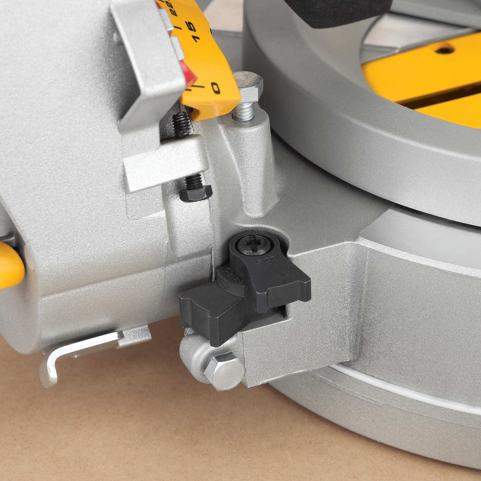 1675W 12-inch Sliding Mitre Saw with XPS