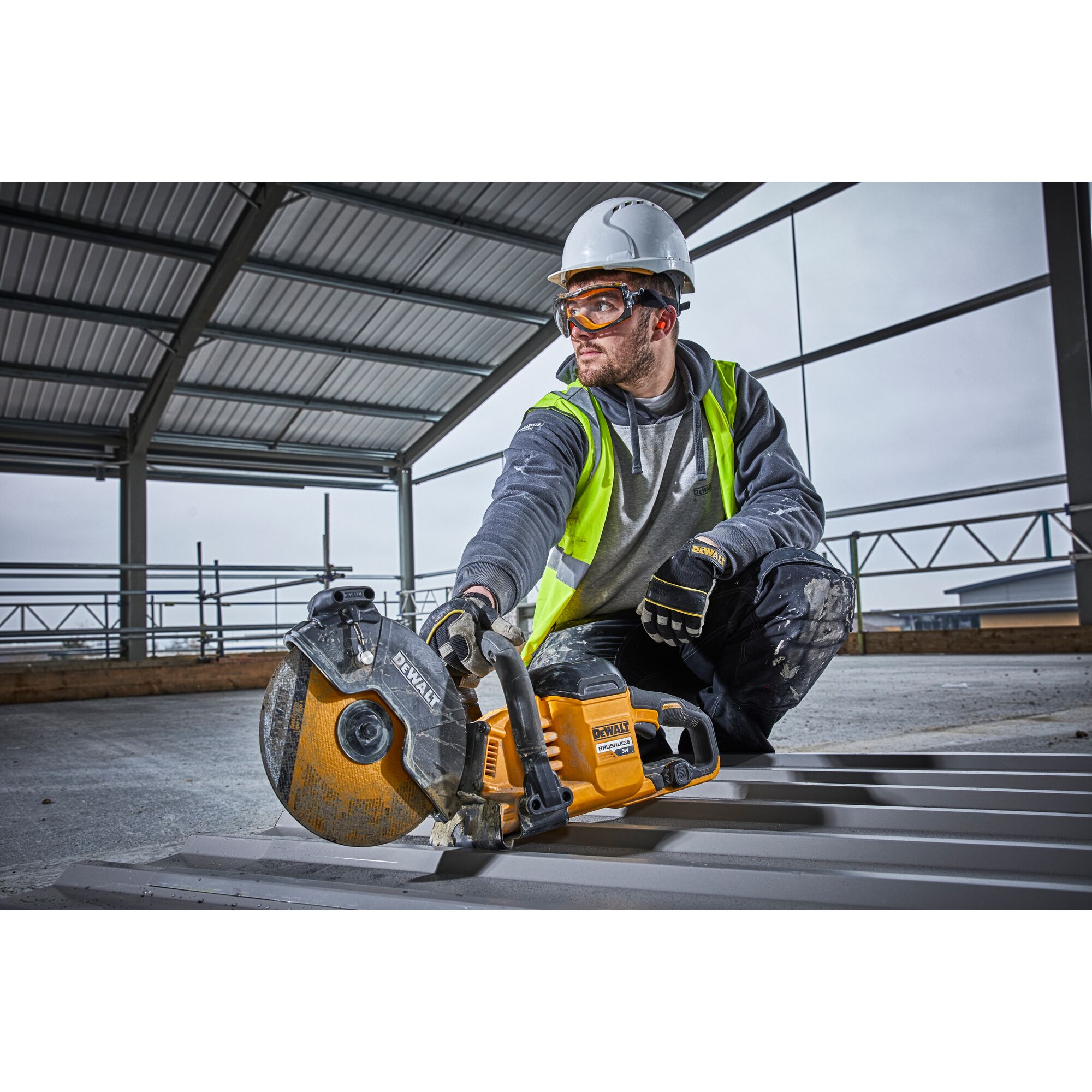 54V XR FLEXVOLT 230mm Cut Off Saw (Tool Only)